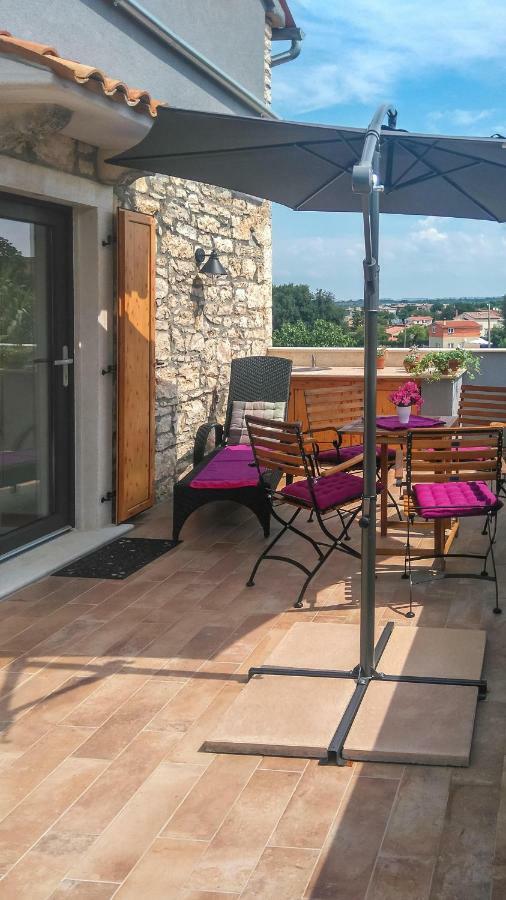 Apartment Li Tar-Vabriga Buitenkant foto