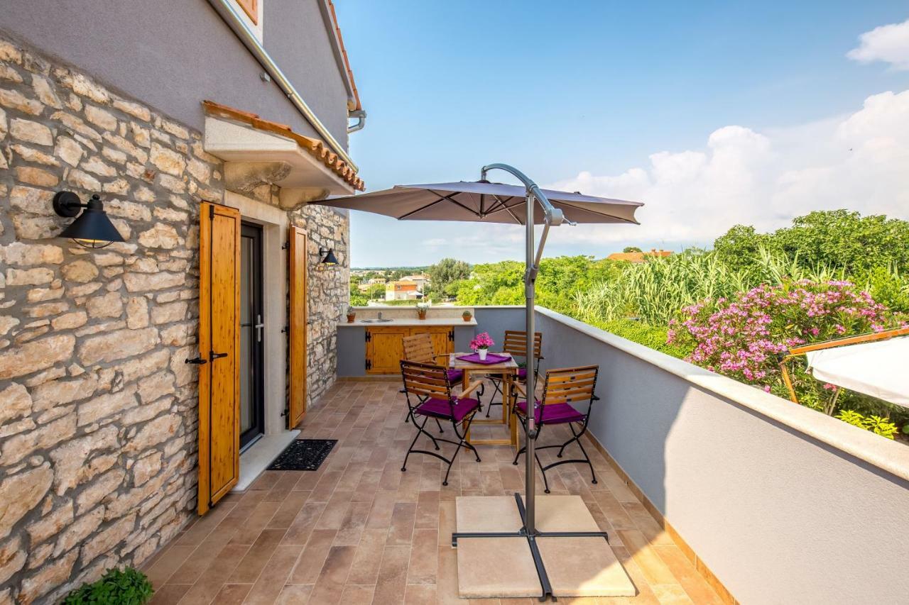 Apartment Li Tar-Vabriga Buitenkant foto