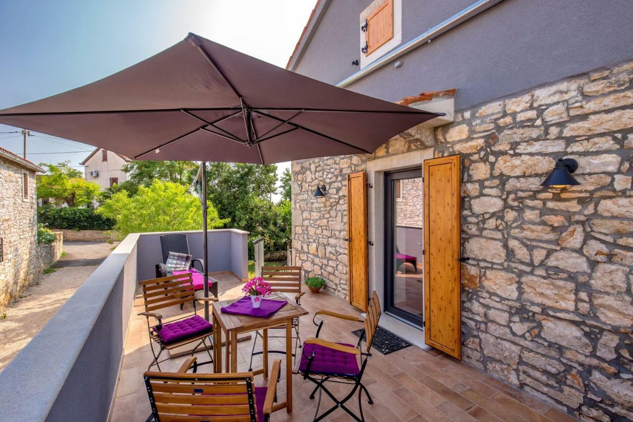 Apartment Li Tar-Vabriga Buitenkant foto