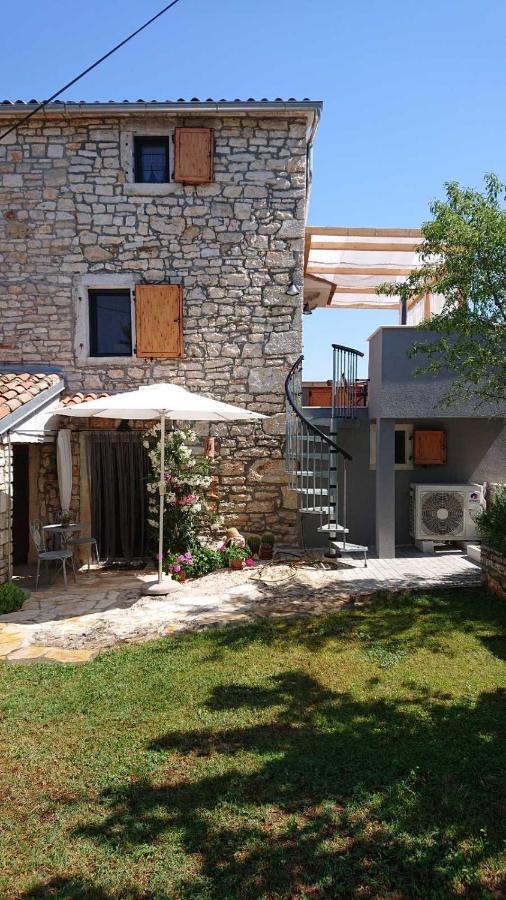 Apartment Li Tar-Vabriga Buitenkant foto